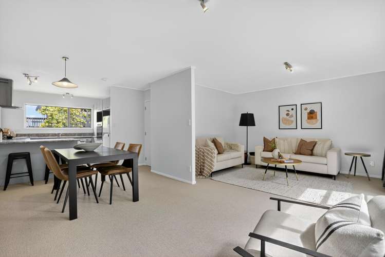 2/1a Gordon Avenue Forrest Hill_1