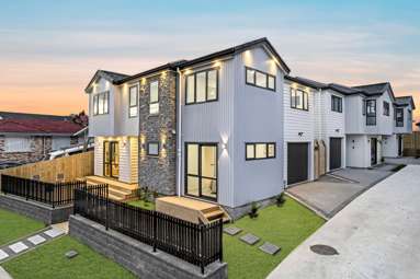 1/19 Maugham Drive_2