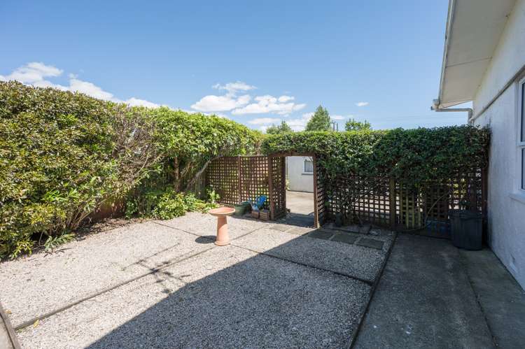 2/7 Dryden Street Stoke_11