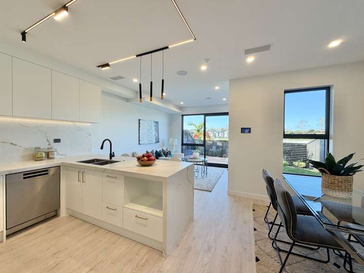 2/73 Te Taruna Drive_1