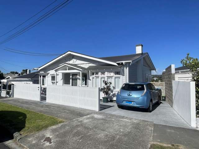 Spacious, Sunlit 3-Bedroom Residence in Grey Lynn