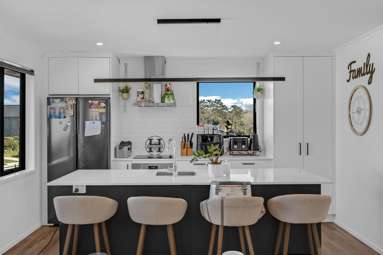 40 LEATHEM CRESCENT_1