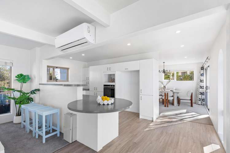 825 Beach Road Browns Bay_11