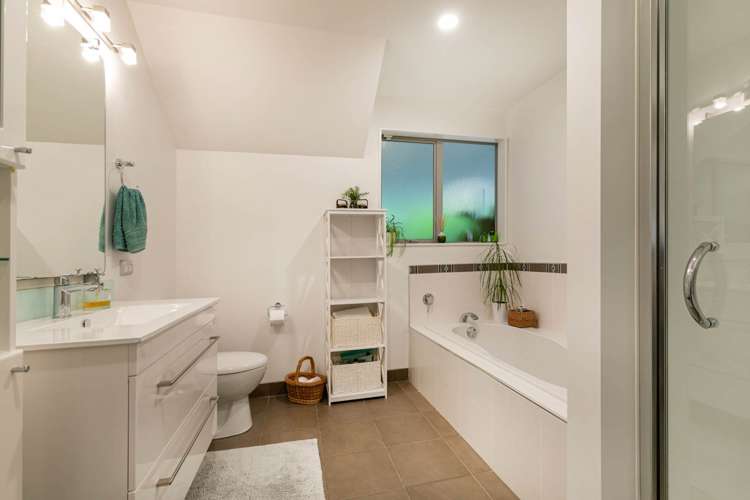 7a Olwyn Place Greenhithe_16