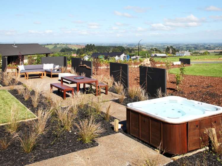 9 Lawrence Carter Drive Bombay_16