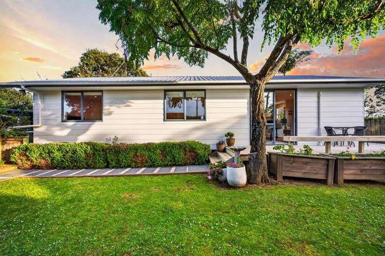 2 Kingfisher Place Favona_0