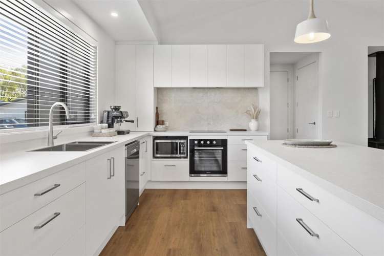 26 B Denmark Street_1