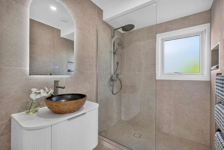 313 East Coast Road Mairangi Bay_12