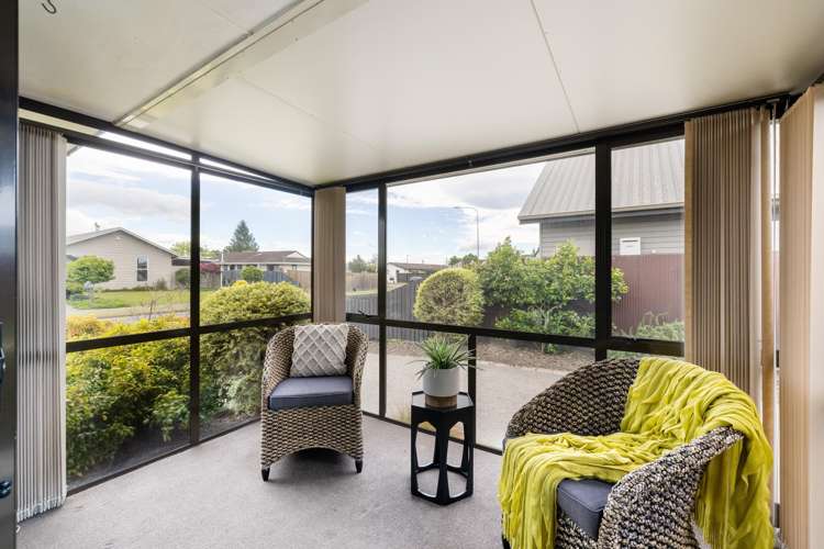 2/2 Burnridge Place Belfast_3