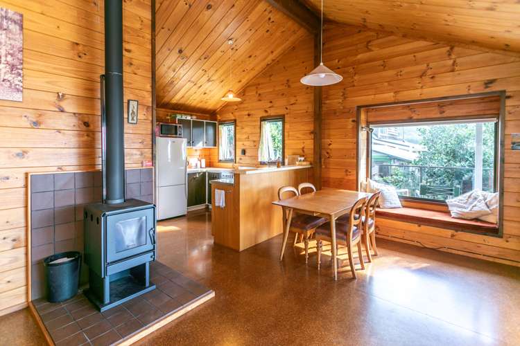 108 Oratia Place Onemana_9