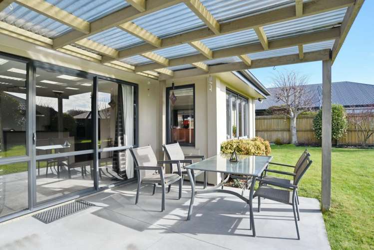 8 Sheraton Place Redwood_17