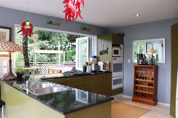 2334 Queen Charlotte Drive Anakiwa and Surrounds_10