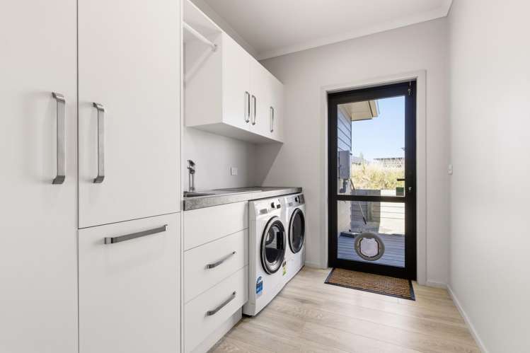 6 Tuhua Close Wharewaka_21