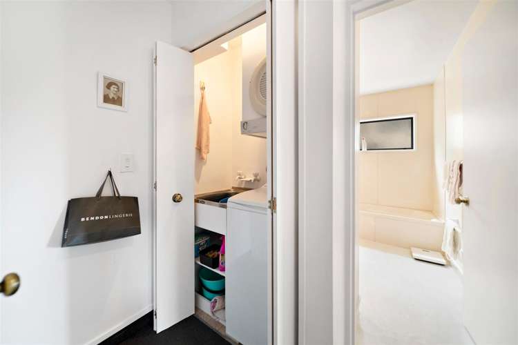 18b Cameron Place Fernhill/Sunshine Bay_10