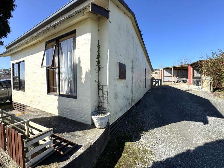 82 Salcombe Street Kaitangata_23