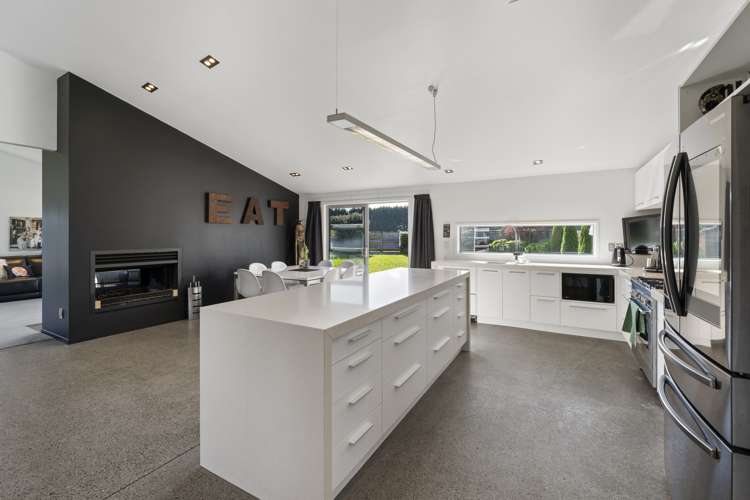 51 Waikawa Beach Road Manakau_2