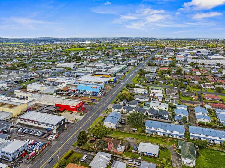 4099A Great North Road Kelston_12