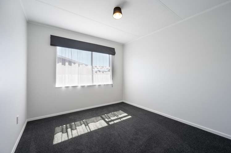 4/13 Derby Street Stoke_8