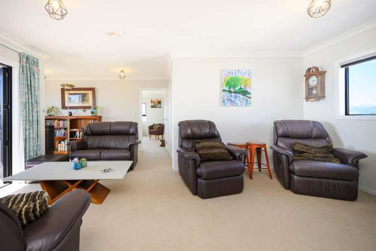 17 Marine Parade Foxton Beach_13