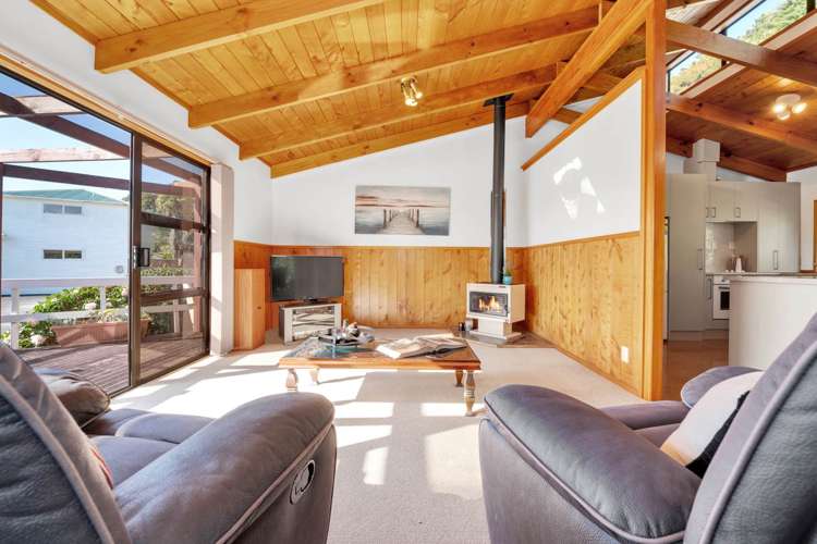 5 Lomeer Way Beachlands_16