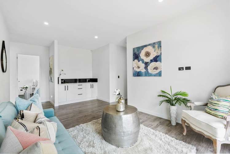 14 Leebank Crescent Riverhead_18