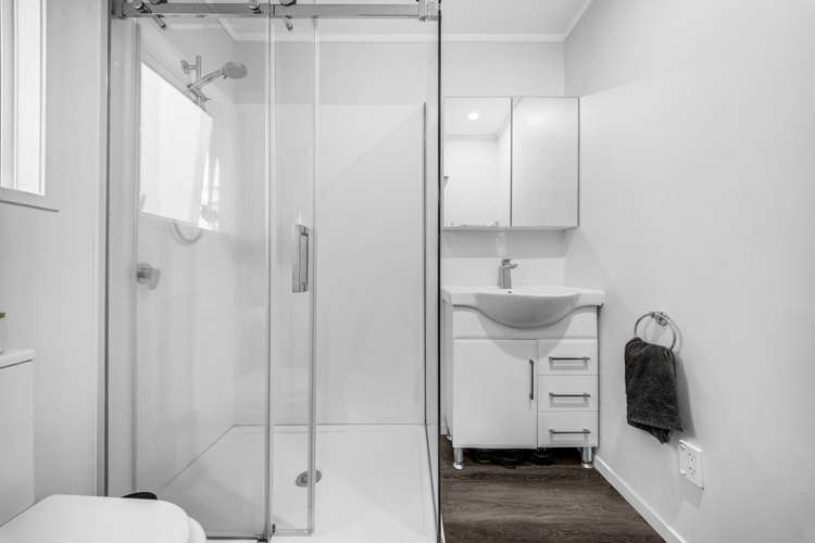 16 Malvina Place Bucklands Beach_13