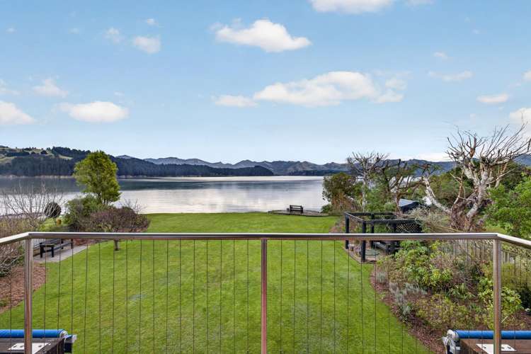 481 Marine Drive Charteris Bay_13