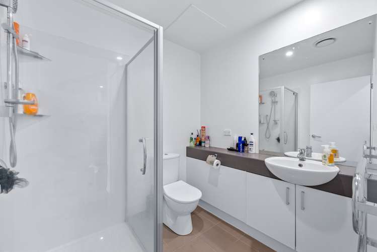 B16/71 Spencer Road Oteha_12