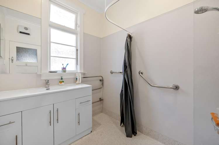 408 North Road North East Valley_12