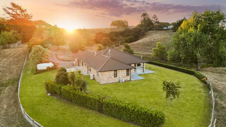 71 Eyre Road Ngahinapouri_21