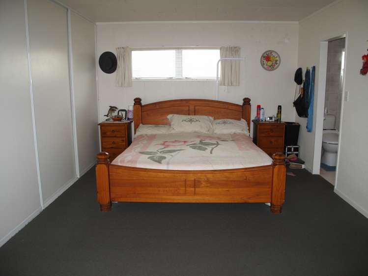 25 Seaview Avenue Te Puru_9