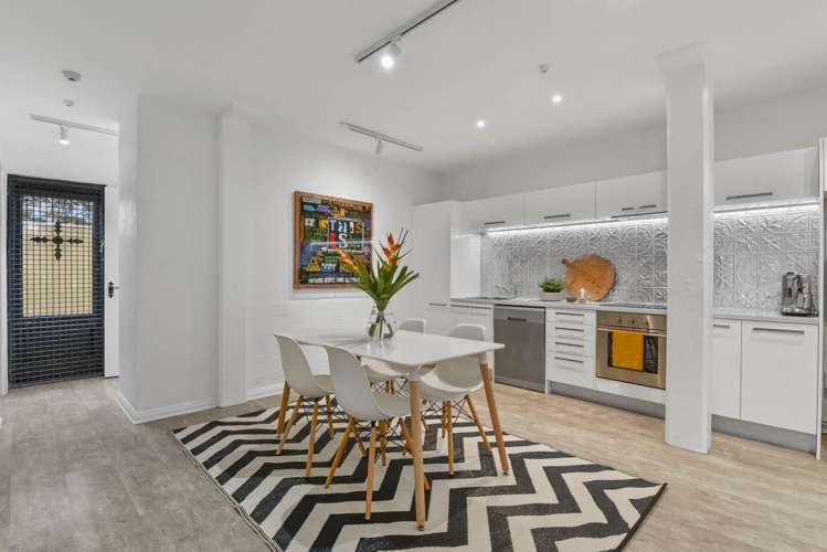 2/25a Lake Road Devonport_41