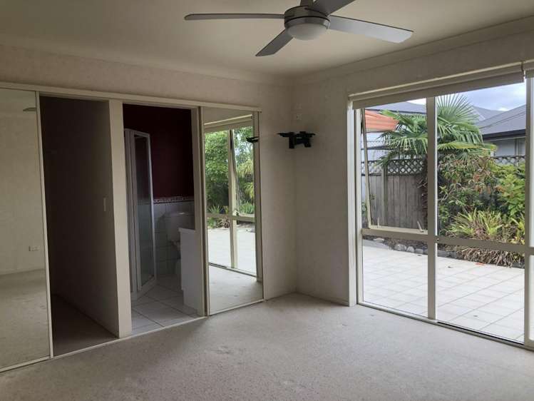 21 Pebble Beach Boulevard Kamo West_6