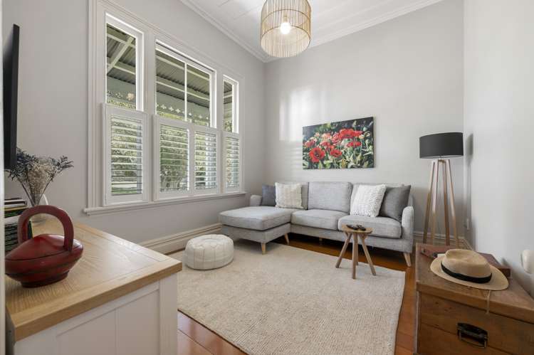 143 Vauxhall Road Narrow Neck_13