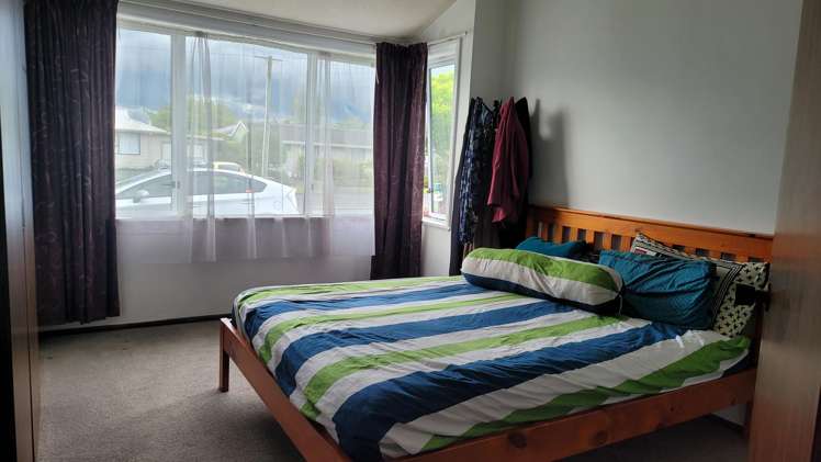 12 Bains Avenue Hamilton East_9