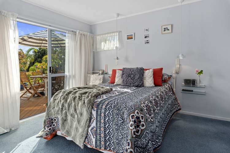 2/3 Tiri View Place Waiake_20