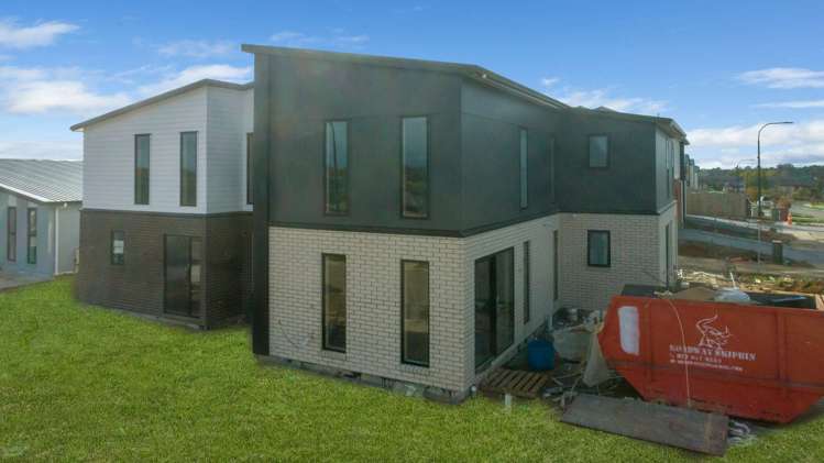 45 Cabourne Drive Glenview_6