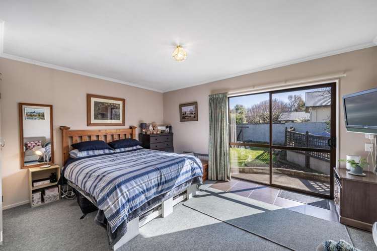 442 Queens Drive Windsor_14