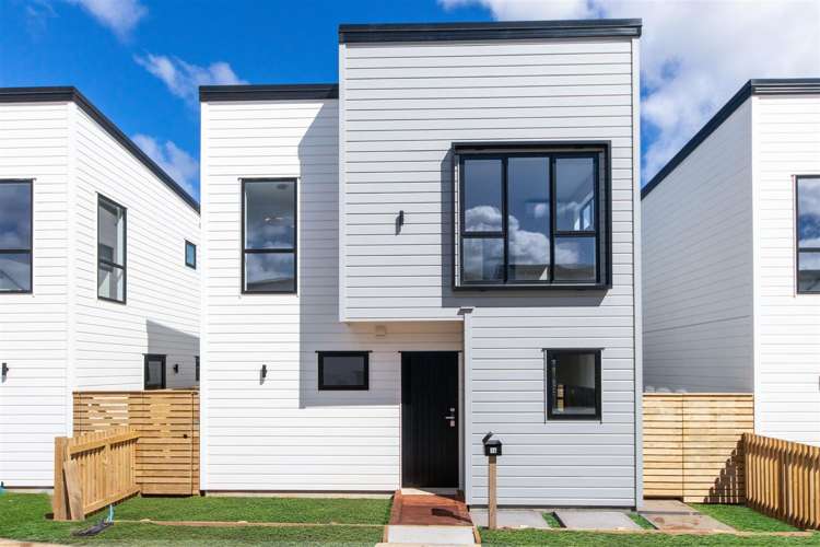 16 Greenbrier Street Westgate_19