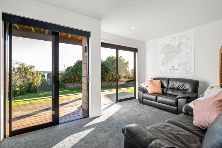 21 Coprosma Crescent Waipahihi_14