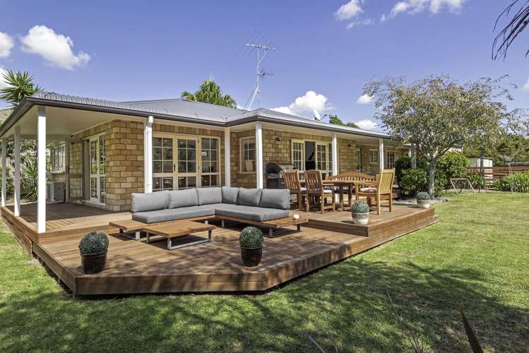 26 Bernie Edwards Place Botany Downs_19