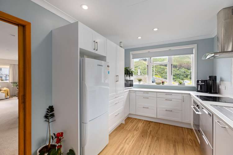 19 Robertson Street Owhiro Bay_5