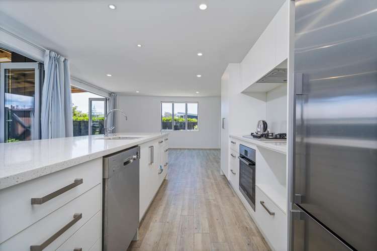 42 Longreach Drive Cooks Beach_5