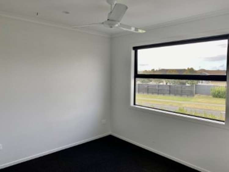 65 Featherstone Drive 2743_6