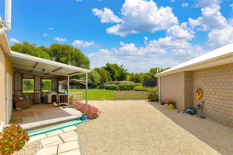 8 Riverside Way Amberley_13