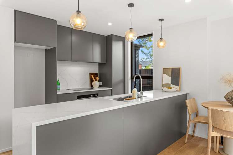 2/60 Innes Road Merivale_6