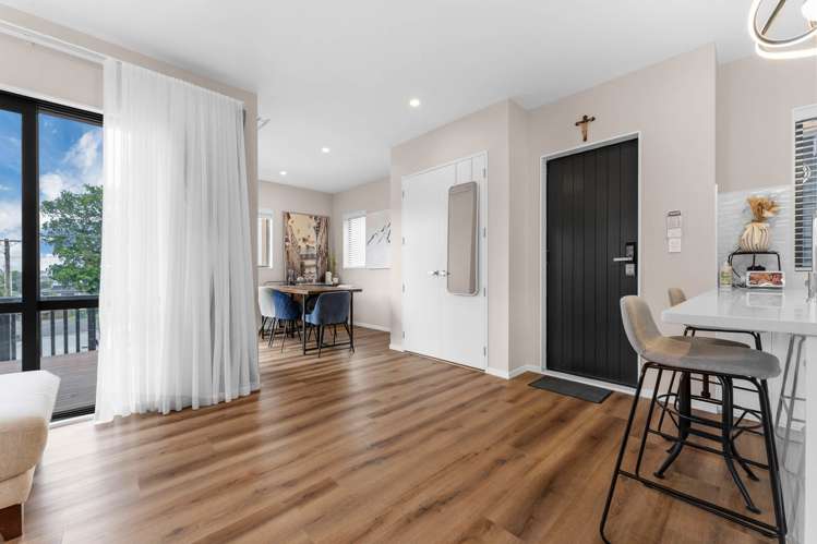 7/10 Newington Road Henderson_6