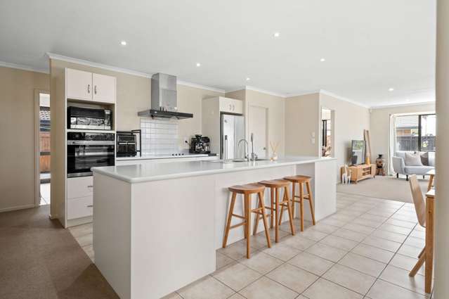 2 Lavenham Place Rototuna North_1