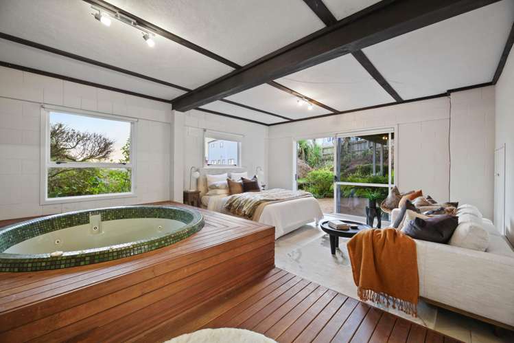 10 Etherege Place Mellons Bay_32