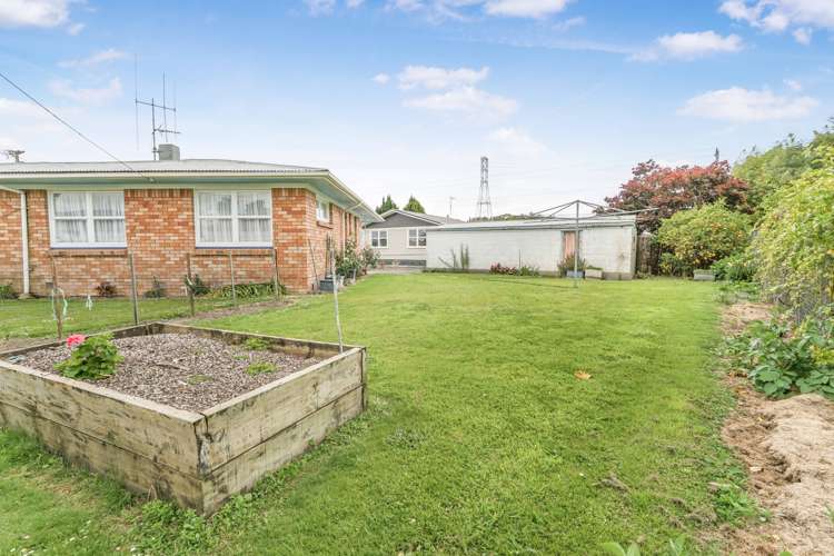 38 Southsea Crescent Silverdale_13